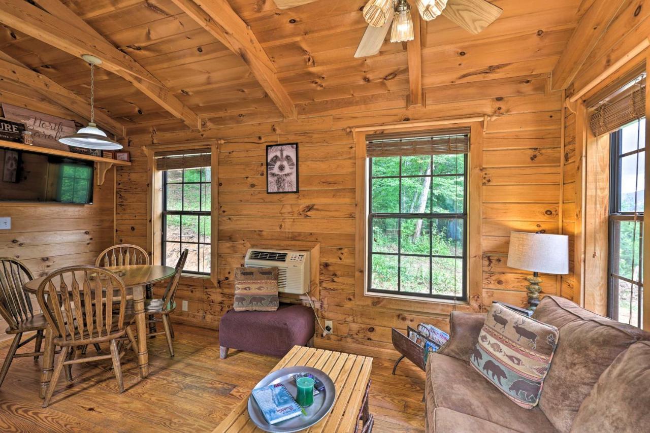 Quaint Log Cabin With Views Near West Jefferson Warrensville المظهر الخارجي الصورة