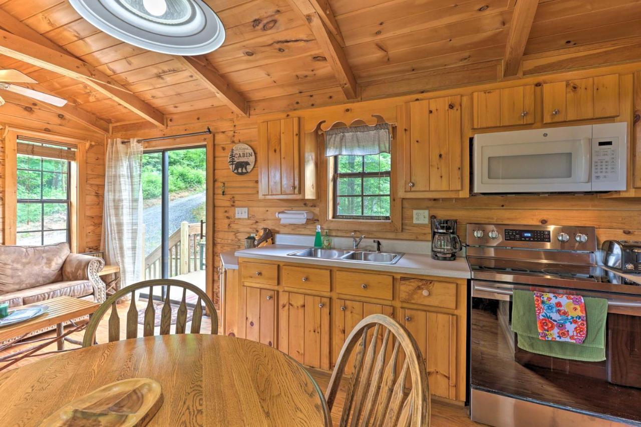 Quaint Log Cabin With Views Near West Jefferson Warrensville المظهر الخارجي الصورة