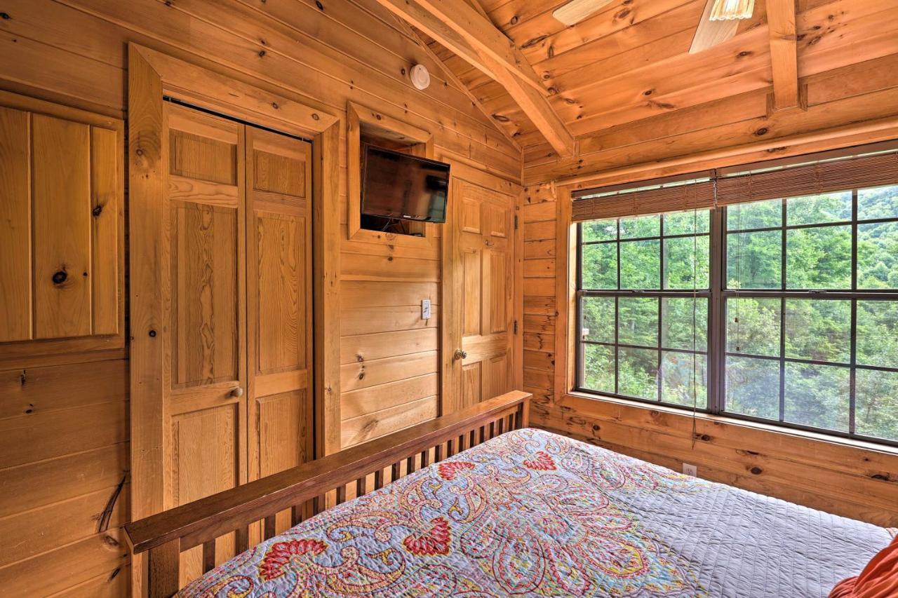 Quaint Log Cabin With Views Near West Jefferson Warrensville المظهر الخارجي الصورة