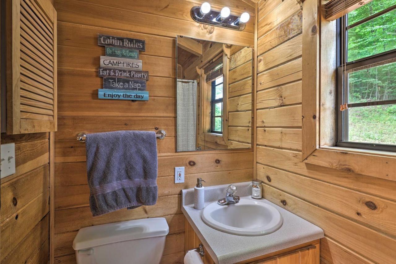 Quaint Log Cabin With Views Near West Jefferson Warrensville المظهر الخارجي الصورة