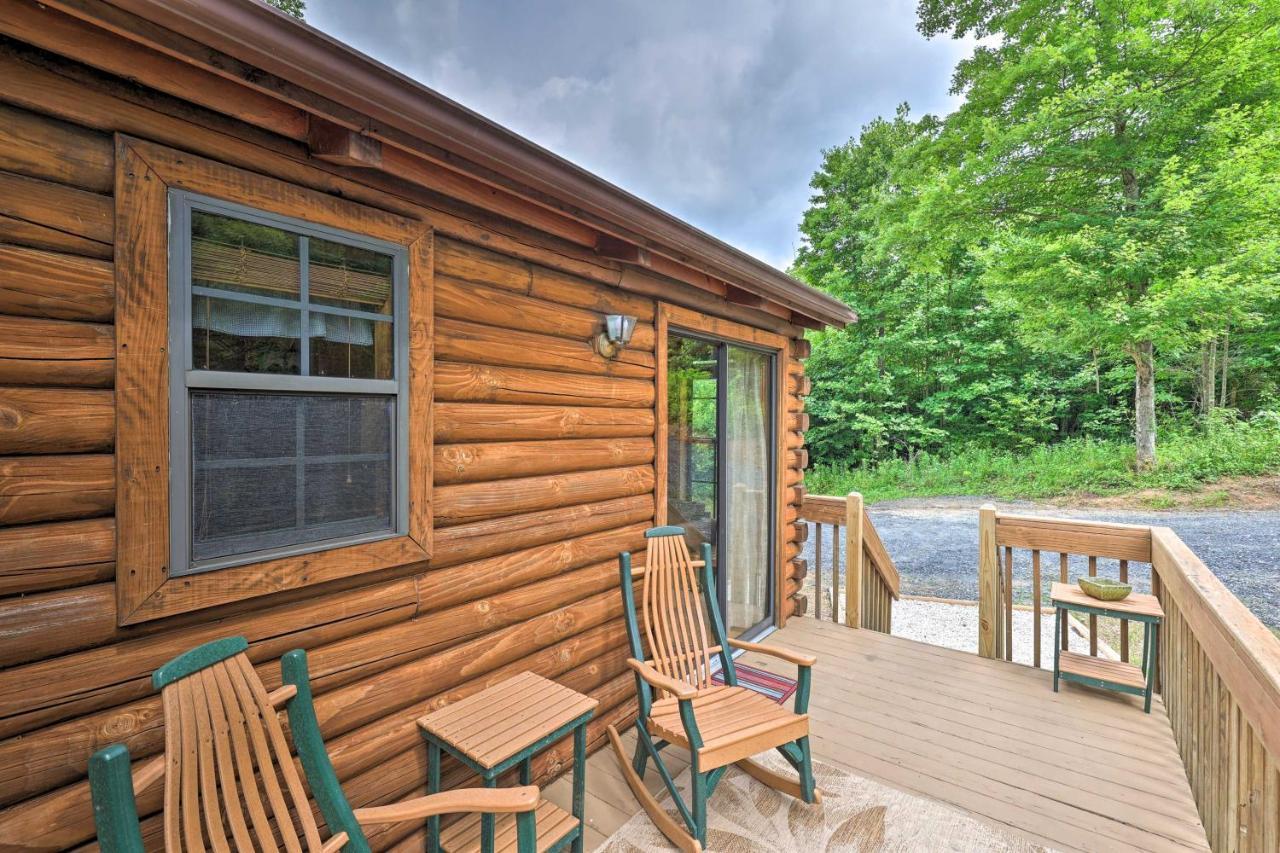 Quaint Log Cabin With Views Near West Jefferson Warrensville المظهر الخارجي الصورة